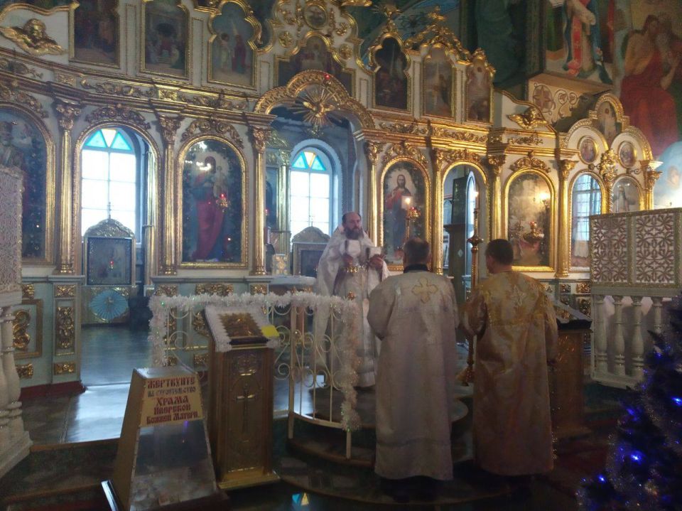 Рождество Христово- один из главных христианских праздников- отметили в Краснолучском городском округе традиционными службами Рождество Христово- один из главных христианских праздников- отметили в Краснолучском городском округе традиционными службами