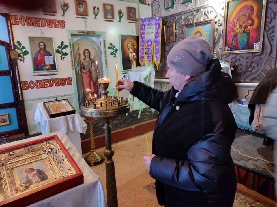 Рождество Христово- один из главных христианских праздников- отметили в Краснолучском городском округе традиционными службами Рождество Христово- один из главных христианских праздников- отметили в Краснолучском городском округе традиционными службами