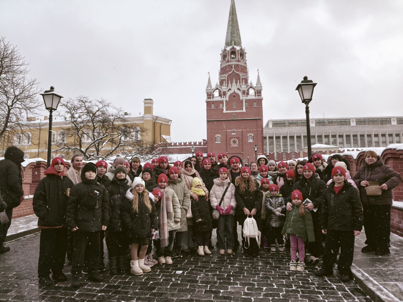 Игорь Рябушкин: ТАМ, ГДЕ СБЫВАЮТСЯ МЕЧТЫ: НОВОГОДНЕЕ ЧУДО ДЛЯ ДЕТЕЙ ЧЛЕНОВ ПРОФСОЮЗОВ ЛНР