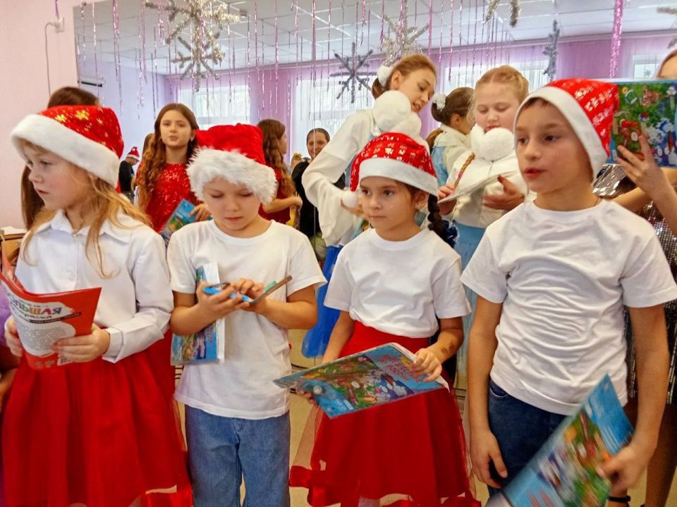 Весело и дружно прошли Новогодние и Рождественские праздники в ГБУ ДО ЛНР "Беловодский районный центр детского и юношеского творчества" Весело и дружно прошли Новогодние и Рождественские праздники в ГБУ ДО ЛНР "Беловодский районный центр детского и юношеского творчества"