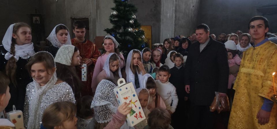 В день Рождества Христова в Втором Свято-Митрофановском храме поздравил прихожан В день Рождества Христова в Втором Свято-Митрофановском храме поздравил прихожан