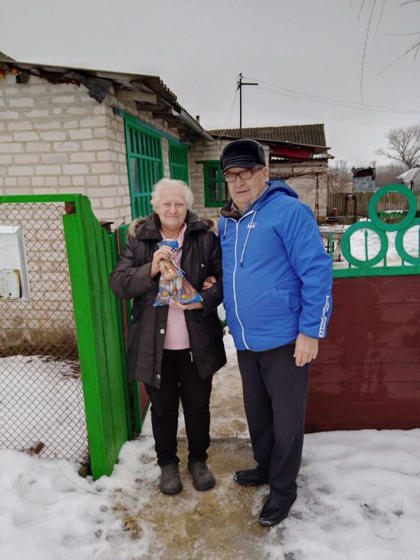 Рождественские поздравления в Новострельцовке и Заречном: тепло и забота “Единой России” Рождественские поздравления в Новострельцовке и Заречном: тепло и забота “Единой России”