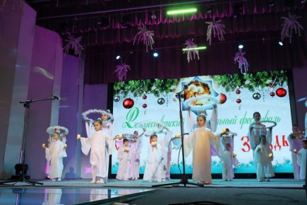 В Ровеньках состоялся фестиваль духовной музыки и песнопений