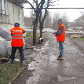 Брянковским филиалом НКО «Единый региональный фонд по управлению МКД на территории ЛНР» за прошедшие выходные и праздничные дни было ликвидировано более 30 аварийных ситуаций на внутридомовых и наружных канализационных сетях...