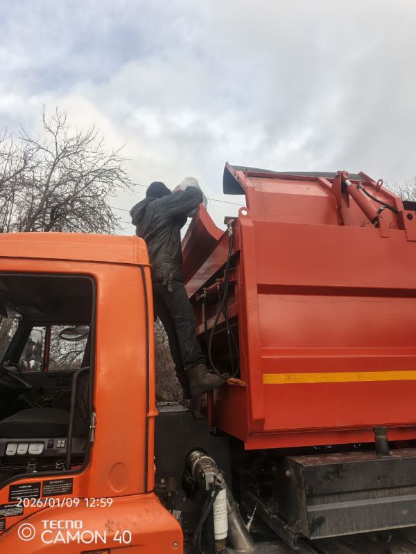 Чистота в наших поселках и городе – забота коммунальных служб! Чистота в наших поселках и городе – забота коммунальных служб!