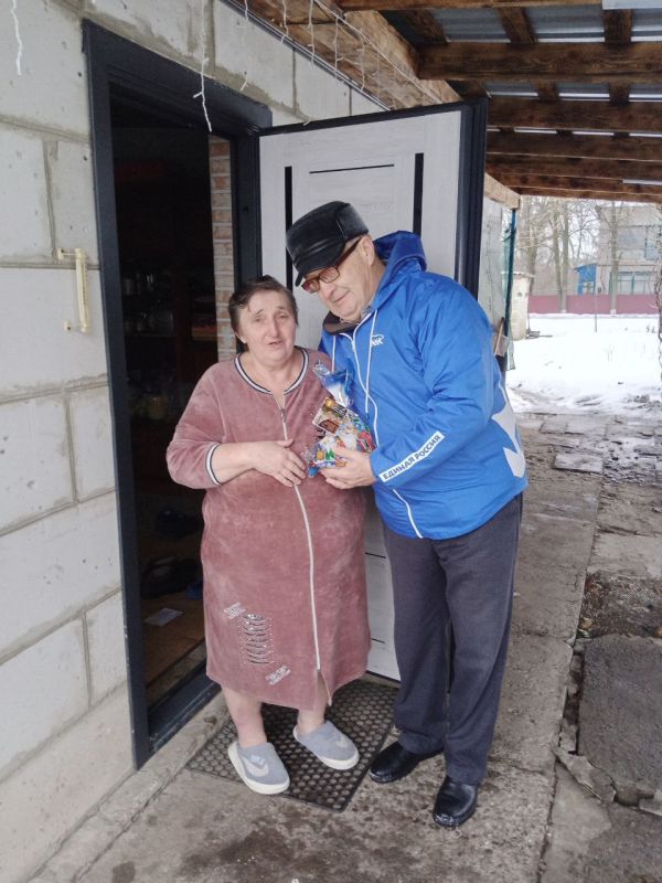 Рождественские поздравления в Новострельцовке и Заречном: тепло и забота “Единой России” Рождественские поздравления в Новострельцовке и Заречном: тепло и забота “Единой России”