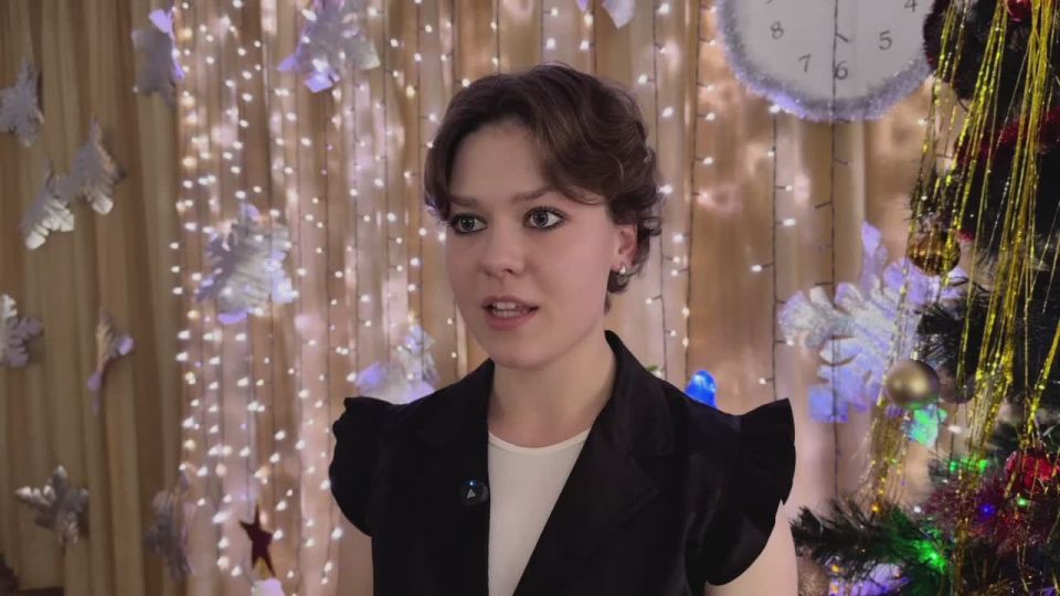 Новогодняя дискотека в ГБОУ ЛНР КСШ №1 им. А.М. Горького завершилась подарками от губернатора Тюменской области