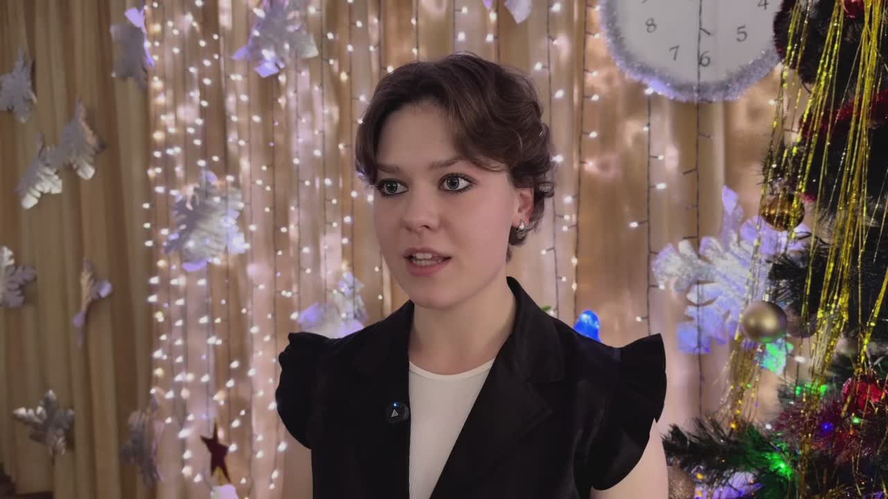 Новогодняя дискотека в ГБОУ ЛНР КСШ №1 им. А.М. Горького завершилась подарками от губернатора Тюменской области