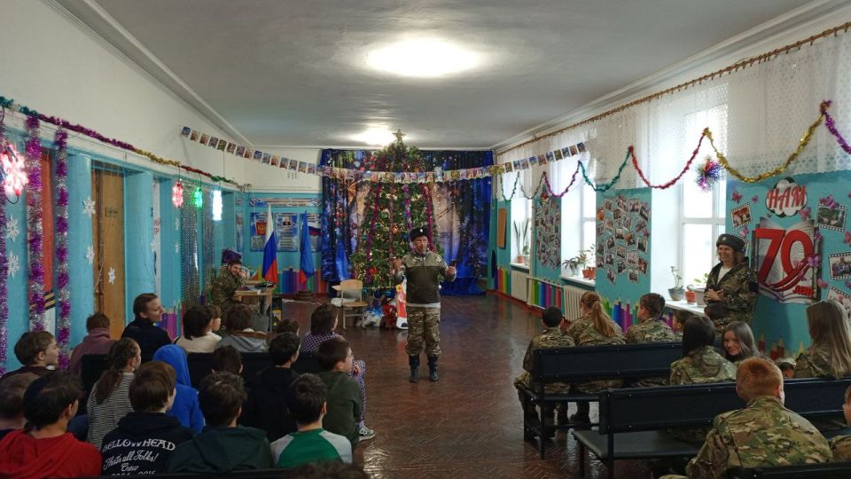 Казаки - детям!. Во время январских праздников в стенах Ирминской специальной (коррекционной) школы-интернат состоялось душевное и яркое мероприятие, организованное силами казачьих обществ и творческих коллективов... Казаки - детям!. Во время январских праздников в стенах Ирминской специальной (коррекционной) школы-интернат состоялось душевное и яркое мероприятие, организованное силами казачьих обществ и творческих коллективов...