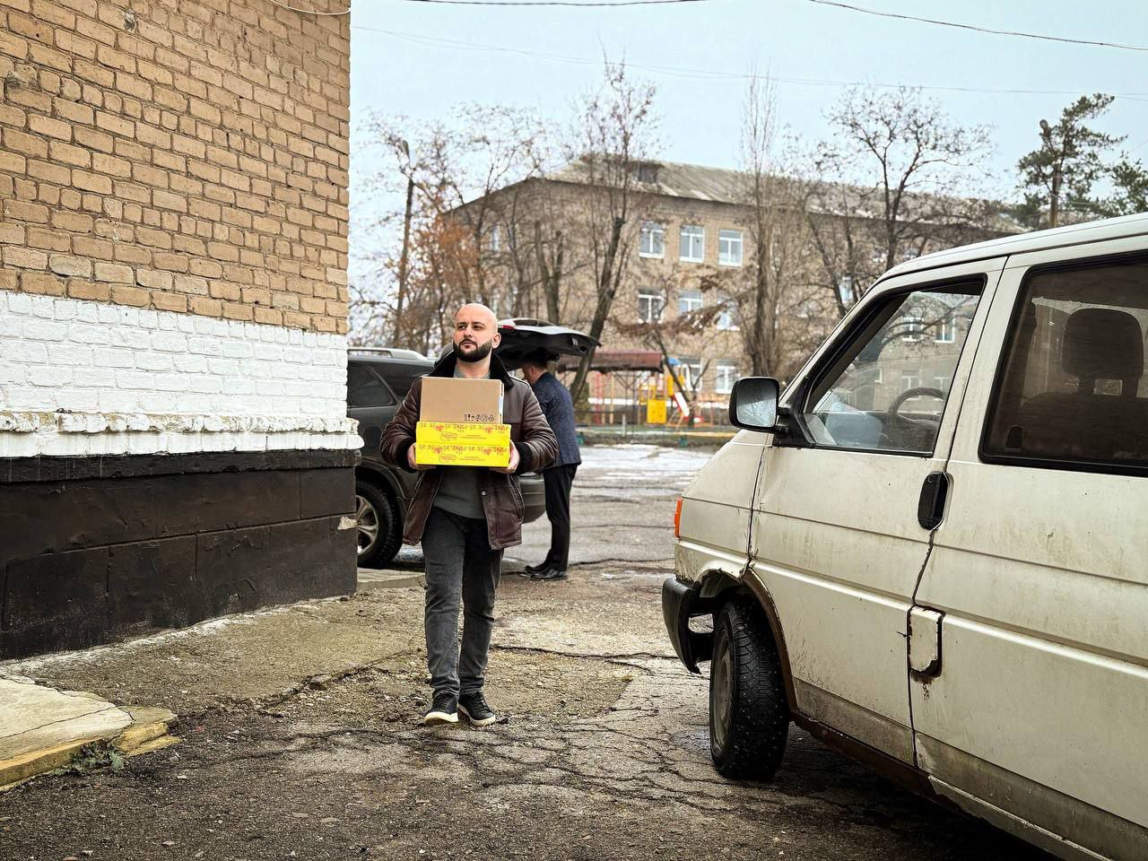 7 января 2026 года, по случаю Православного Рождества, гуманитарный проект "От итальянского народа с любовью" уже в четвёртый раз поздравил детей Донбасса 7 января 2026 года, по случаю Православного Рождества, гуманитарный проект "От итальянского народа с любовью" уже в четвёртый раз поздравил детей Донбасса