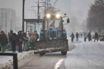 В новогодние праздники более 500 человек были задействованы для расчистки дорог в ЛНР