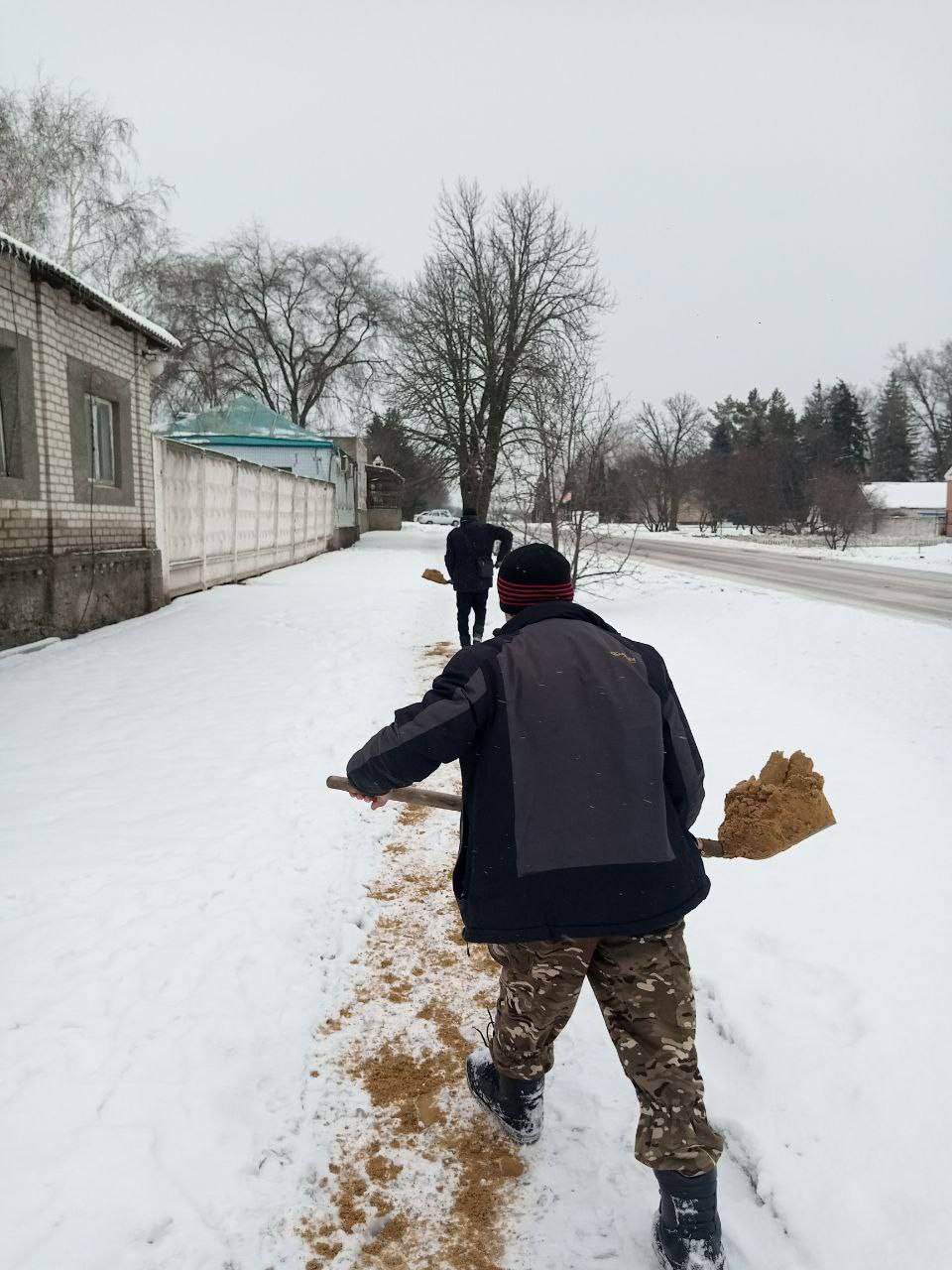 На прошедшей неделе работниками участка водоснабжения МУП «ЦКУ Троицкого района» проводились работы по ремонту водонапорной башни в с. Рассыпное, устранен порыв линии водоснабжения в с. Багачка. Непогода в Троицком... На прошедшей неделе работниками участка водоснабжения МУП «ЦКУ Троицкого района» проводились работы по ремонту водонапорной башни в с. Рассыпное, устранен порыв линии водоснабжения в с. Багачка. Непогода в Троицком...