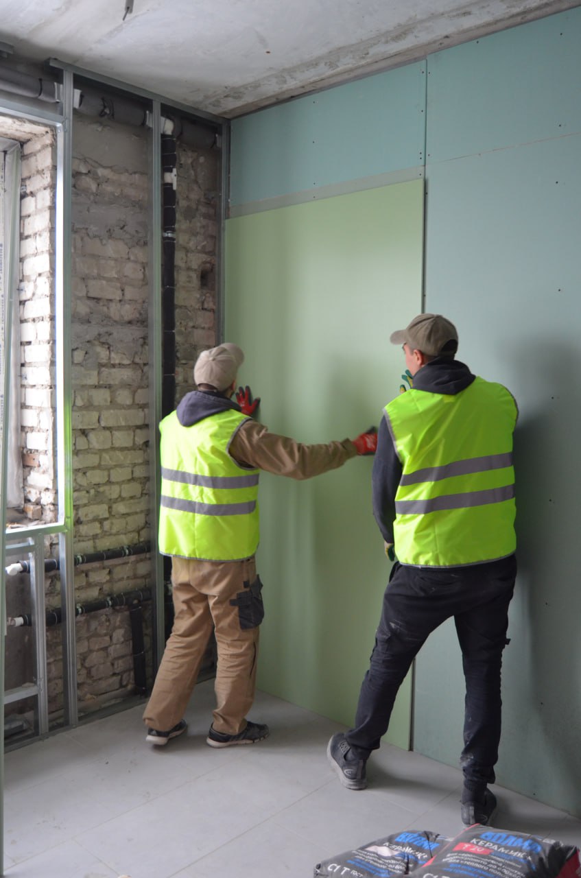 Евгений Морозов: ИТОГИ ГОДА. БРЯНКА. В 2025 году в Брянке стартовал масштабный проект по капитальному ремонту бывшего лечебного корпуса детской больницы с перепрофилированием под инфекционное отделение Евгений Морозов: ИТОГИ ГОДА. БРЯНКА. В 2025 году в Брянке стартовал масштабный проект по капитальному ремонту бывшего лечебного корпуса детской больницы с перепрофилированием под инфекционное отделение