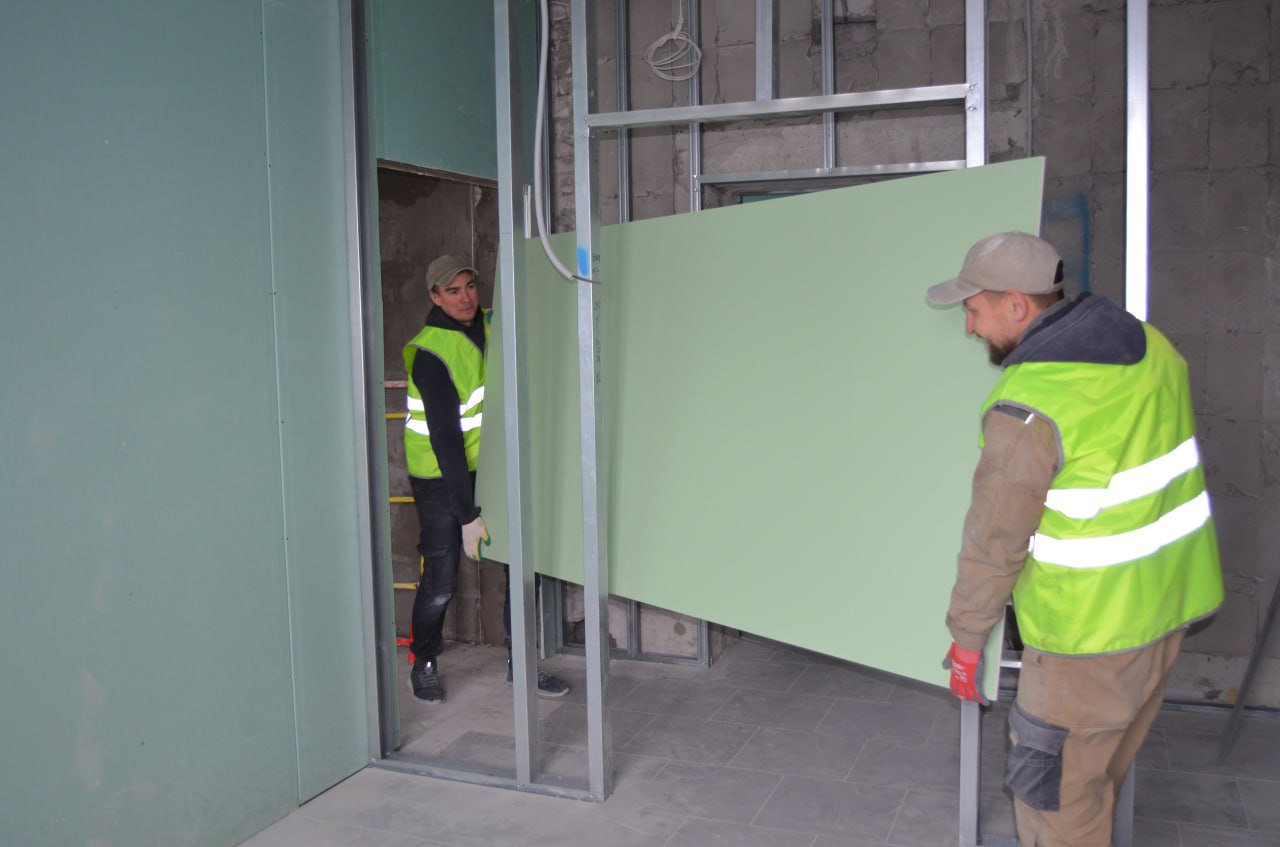 Евгений Морозов: ИТОГИ ГОДА. БРЯНКА. В 2025 году в Брянке стартовал масштабный проект по капитальному ремонту бывшего лечебного корпуса детской больницы с перепрофилированием под инфекционное отделение Евгений Морозов: ИТОГИ ГОДА. БРЯНКА. В 2025 году в Брянке стартовал масштабный проект по капитальному ремонту бывшего лечебного корпуса детской больницы с перепрофилированием под инфекционное отделение