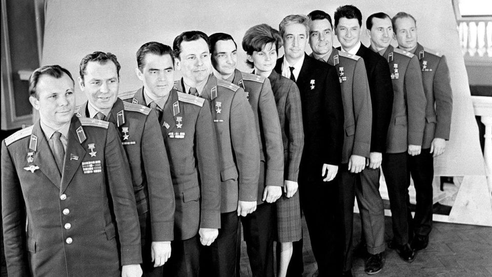 11 ������. 1700. � ������ ����� �������� ���������� ��������� �������� ����� ��� � �� ����� 7208-�� ������ 1700-�