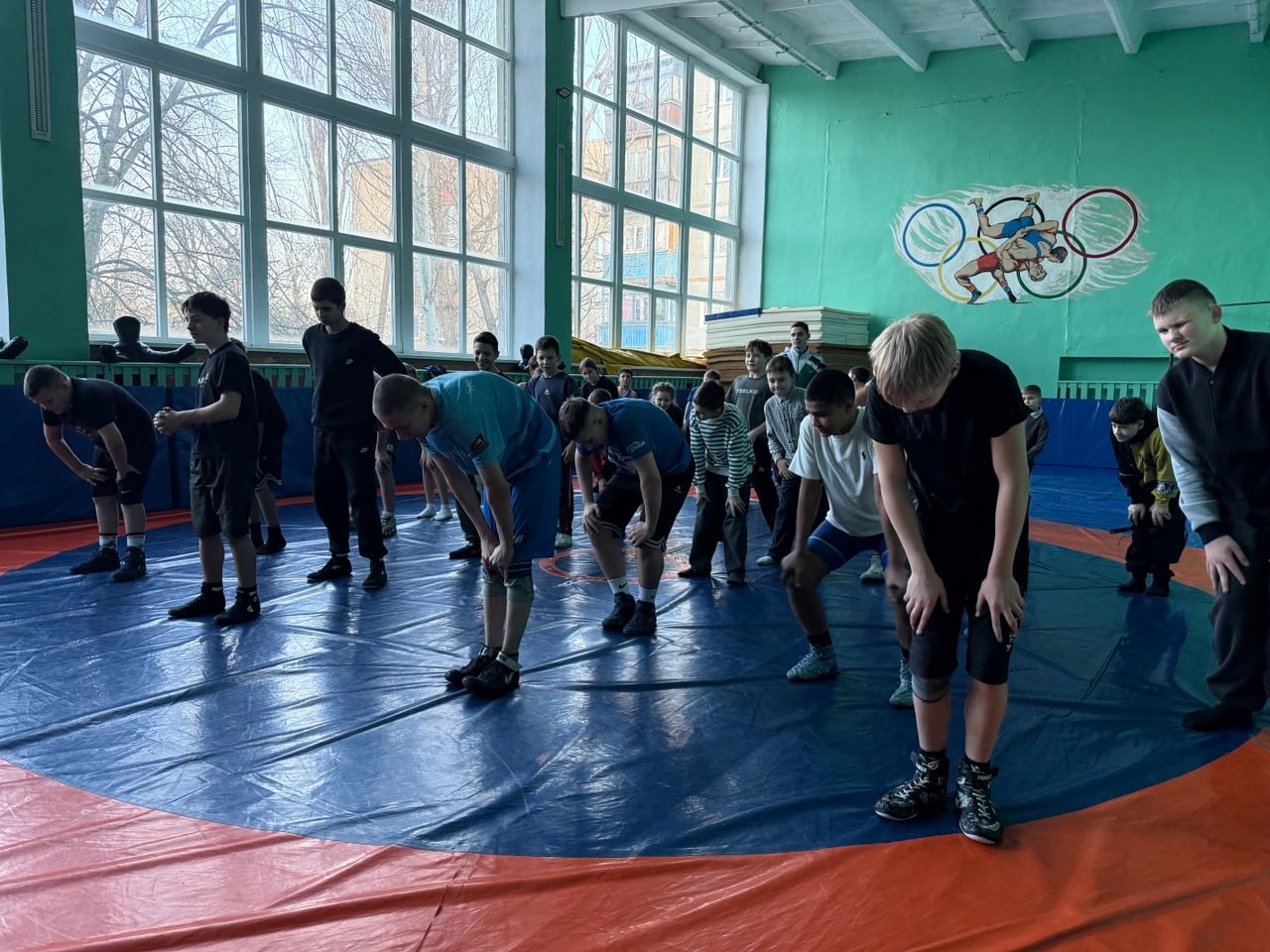 "Рождественская встреча": Урок вольной борьбы в Антрацитовском муниципальном округе "Рождественская встреча": Урок вольной борьбы в Антрацитовском муниципальном округе