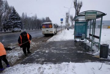 Дорожники Луганска в новогодние праздники работали в штатном режиме