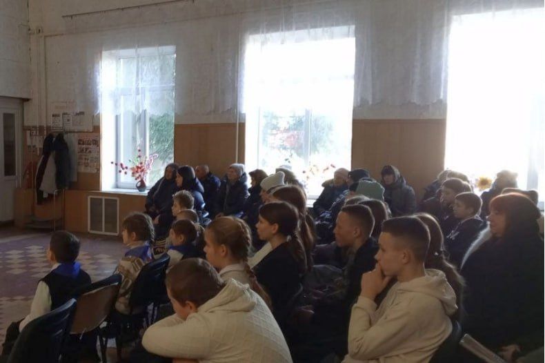В Новоборовицком сельском Доме культуры проведено торжественное мероприятие-реквием «России верные сыны» В Новоборовицком сельском Доме культуры проведено торжественное мероприятие-реквием «России верные сыны»
