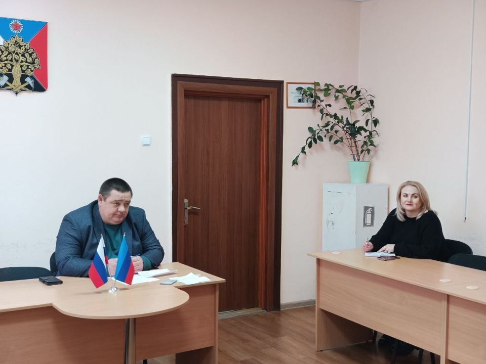 Сегодня Глава городского округа город Ровеньки Андрей Рубанцов провёл личный приём граждан Сегодня Глава городского округа город Ровеньки Андрей Рубанцов провёл личный приём граждан