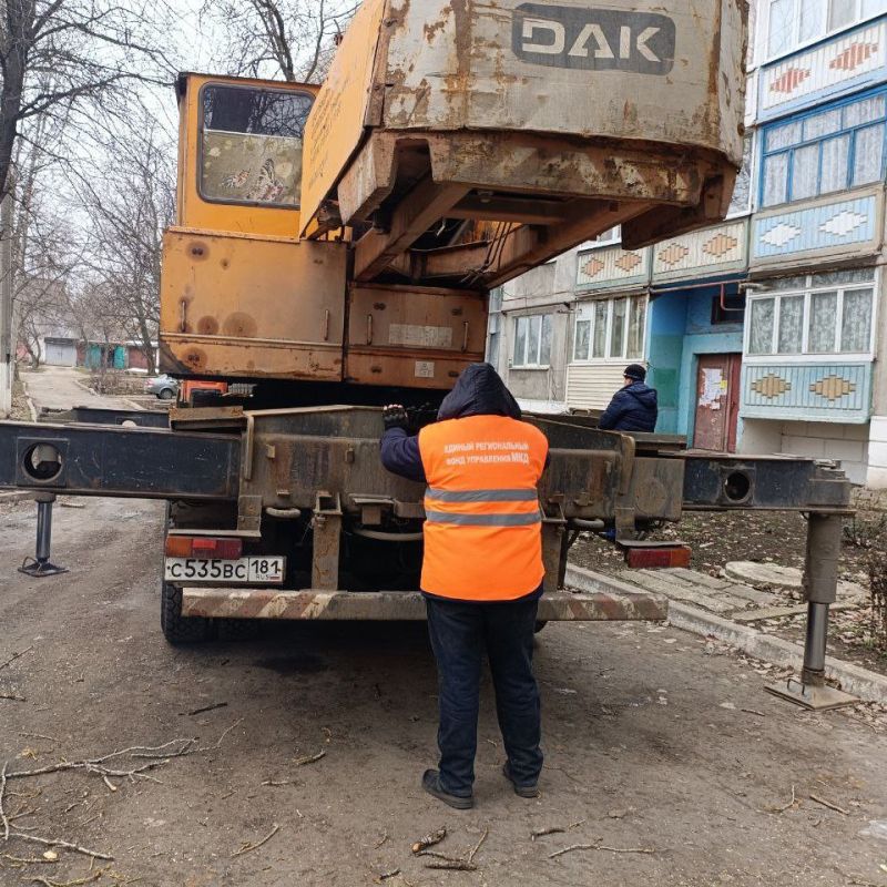 В результате сильного ветра в мкр В результате сильного ветра в мкр
