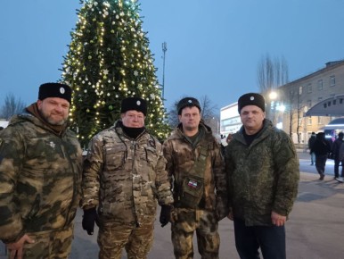В период новогодних праздников почти 100 казаков следили за общественным порядком в городах республики