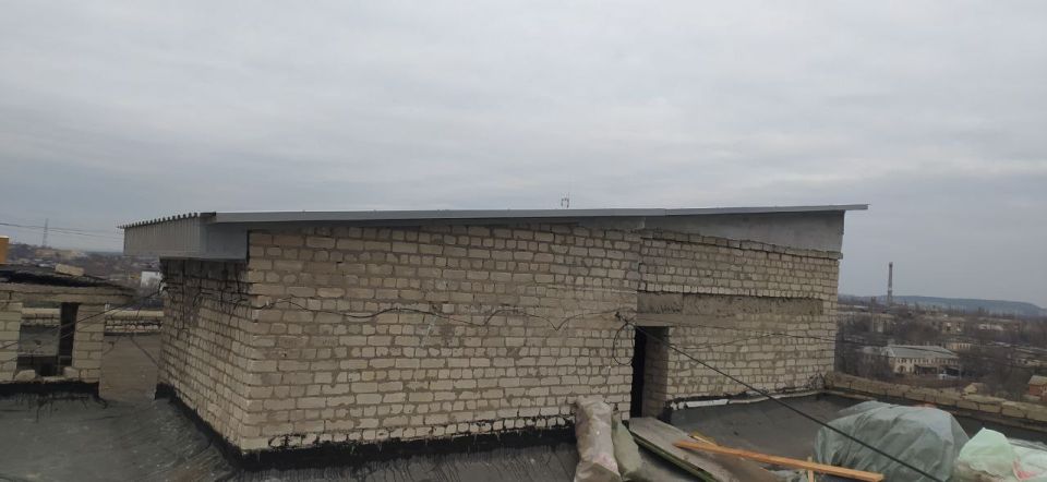 В Краснодоне по адресу: улица Чкалова, 4 в рамках специального инфраструктурного проекта шефом-регионом Тюменской областью выполняются работы по восстановлению лифтов В Краснодоне по адресу: улица Чкалова, 4 в рамках специального инфраструктурного проекта шефом-регионом Тюменской областью выполняются работы по восстановлению лифтов