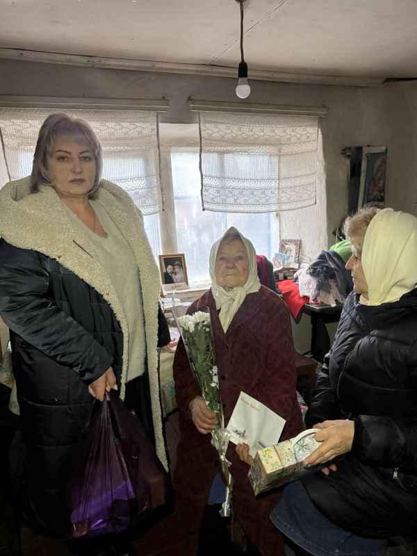 Свой – 95-летний юбилей отметила жительница пгт Большекаменка Берестенко Анна Павловна! Свой – 95-летний юбилей отметила жительница пгт Большекаменка Берестенко Анна Павловна!