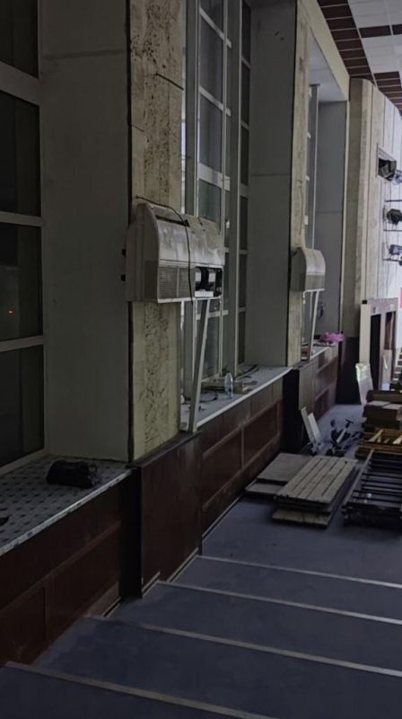 В Марковском районном ДК в новом году уже продолжили ремонт В Марковском районном ДК в новом году уже продолжили ремонт