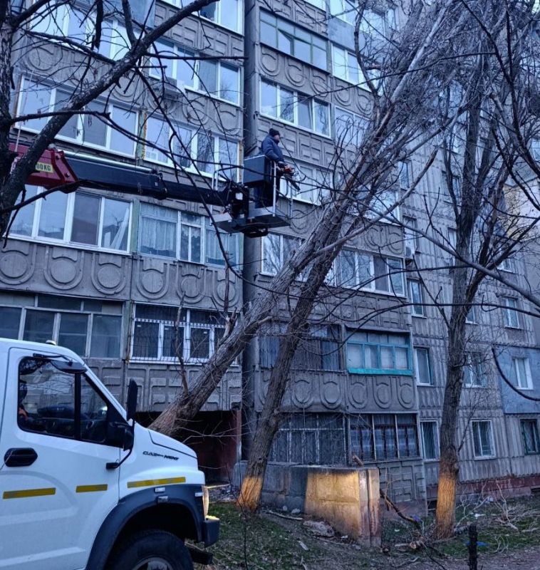 Коммунальными службами проведены работы на территории города Коммунальными службами проведены работы на территории города