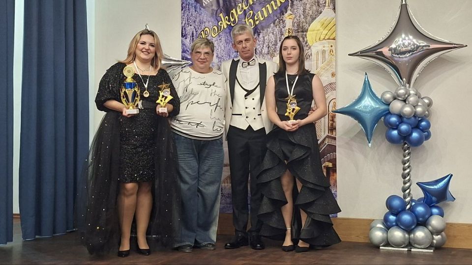 Солисты студии эстрадного вокала «Домисолька» Краснодонского городского Дворца культуры им. «Молодой гвардии» приняли участие в ХХIV Международном многожанровом фестивале-конкурсе «Рождественские святки» в городе Сочи Солисты студии эстрадного вокала «Домисолька» Краснодонского городского Дворца культуры им. «Молодой гвардии» приняли участие в ХХIV Международном многожанровом фестивале-конкурсе «Рождественские святки» в городе Сочи
