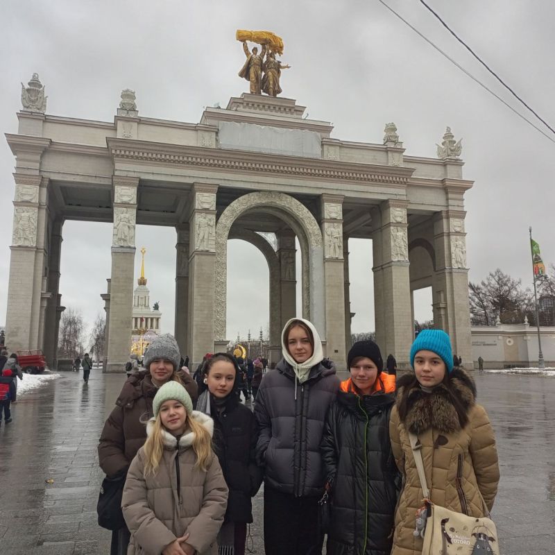 Ученицы школы №1 провели новогодние каникулы в Москве со "Школой Росатама" Ученицы школы №1 провели новогодние каникулы в Москве со "Школой Росатама"