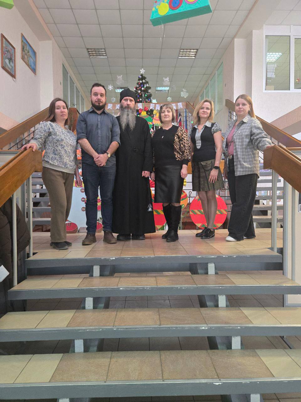 В Перевальской ДШИ прошел мастер-класс художника-иконописца В Перевальской ДШИ прошел мастер-класс художника-иконописца