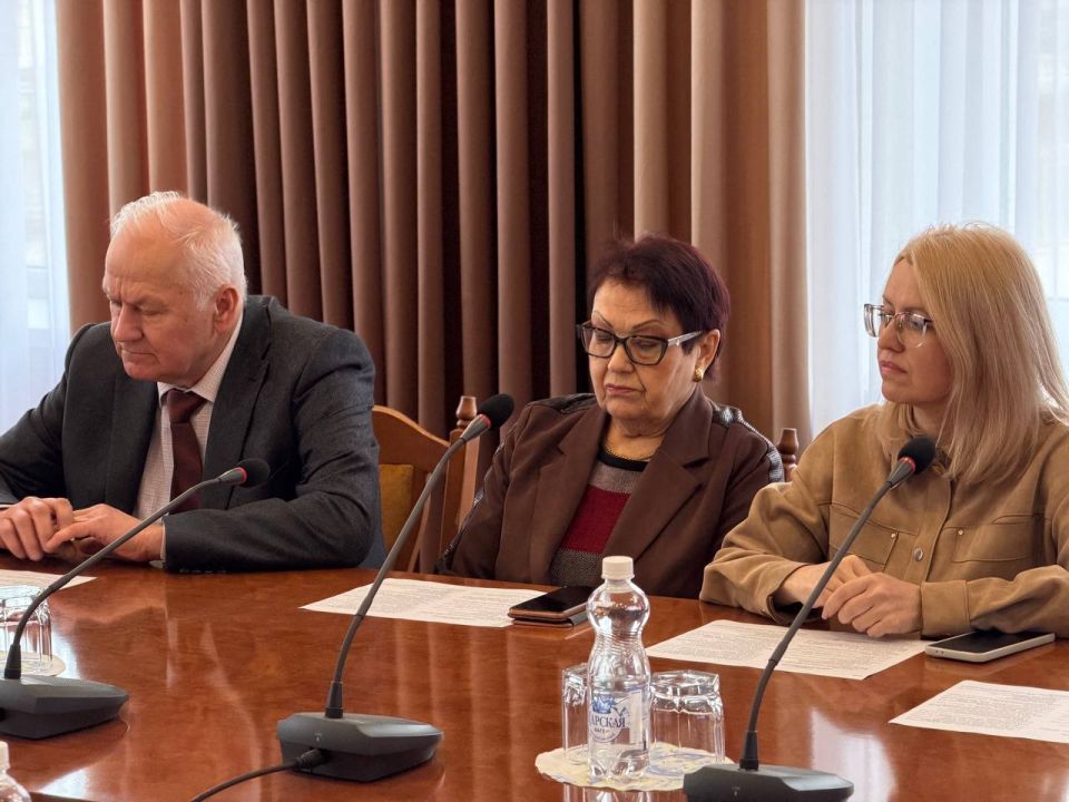 В Луганске прошло мероприятие ко Дню российской печати В Луганске прошло мероприятие ко Дню российской печати