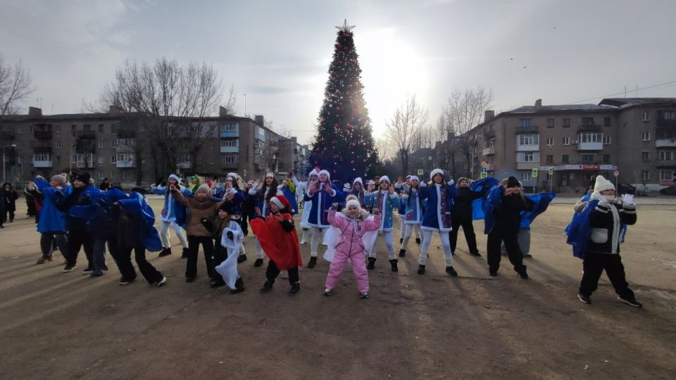 В Молодогвардейске на центральной площади состоялось торжественное закрытие городской Новогодней Ёлки В Молодогвардейске на центральной площади состоялось торжественное закрытие городской Новогодней Ёлки