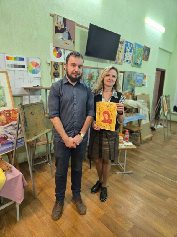 В Перевальской ДШИ прошел мастер-класс художника-иконописца В Перевальской ДШИ прошел мастер-класс художника-иконописца