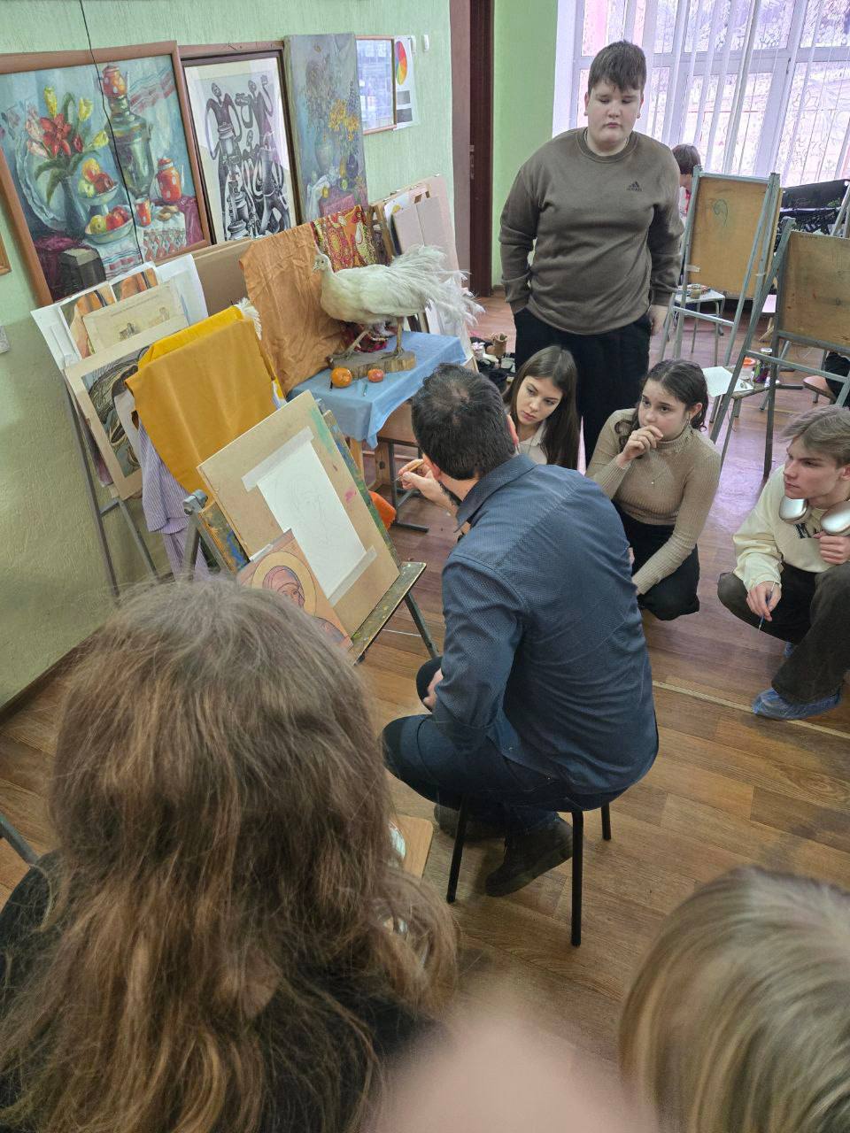 В Перевальской ДШИ прошел мастер-класс художника-иконописца В Перевальской ДШИ прошел мастер-класс художника-иконописца