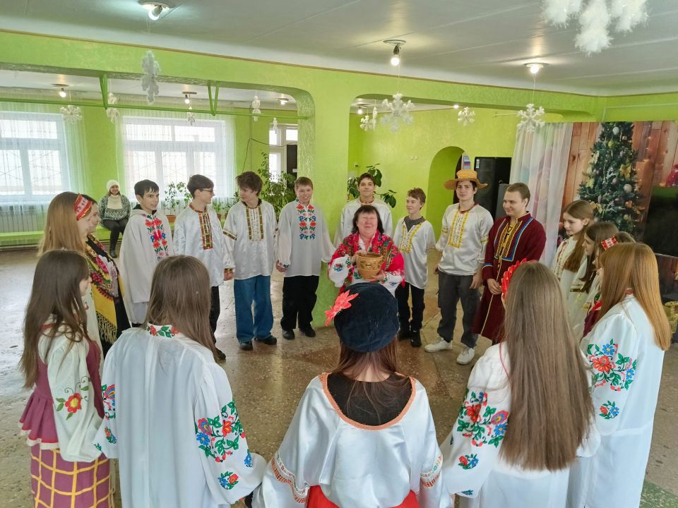 По старой, доброй традиции, в Доме культуры им. Ленина пгт Новодарьевка, состоялась развлекательная программа «Святки – колядки» По старой, доброй традиции, в Доме культуры им. Ленина пгт Новодарьевка, состоялась развлекательная программа «Святки – колядки»