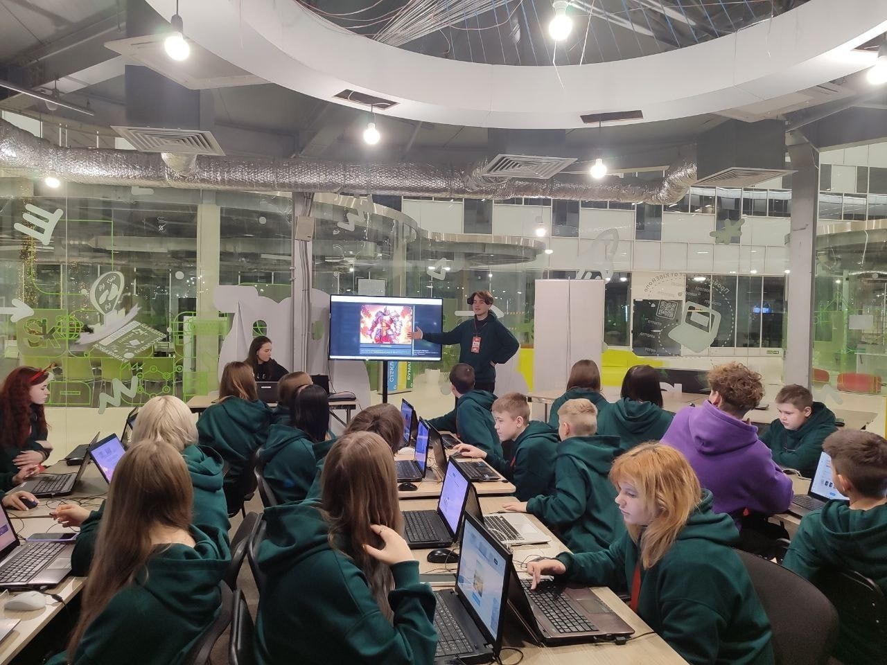 В рамках проекта «Город открытий» трое ребят из Луганска посетили Москву В рамках проекта «Город открытий» трое ребят из Луганска посетили Москву