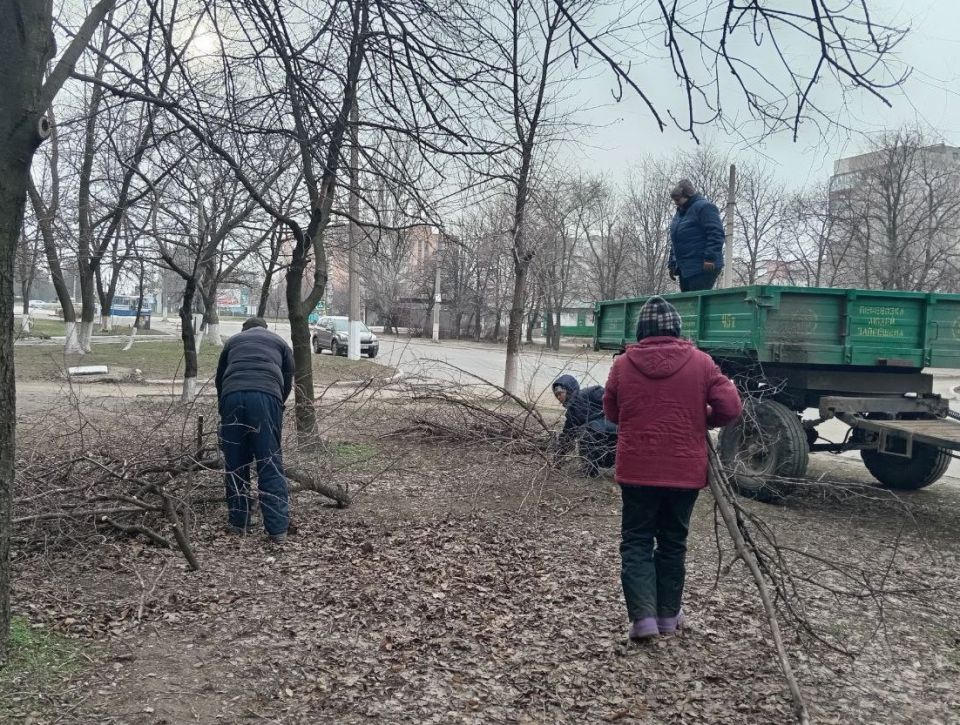 Коммунальными службами проведены работы на территории города Коммунальными службами проведены работы на территории города