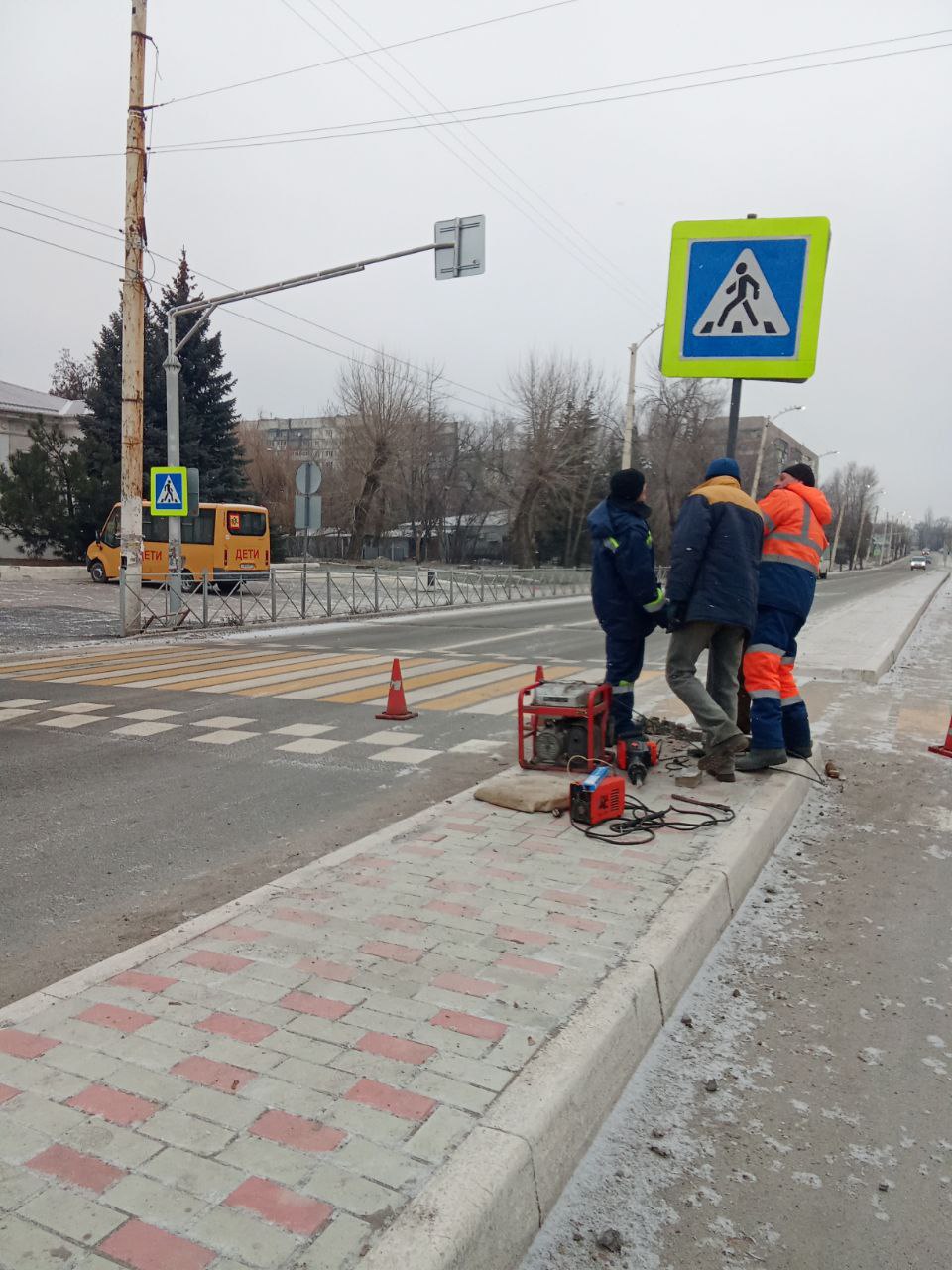 Коммунальные службы продолжают работы на территории города! Коммунальные службы продолжают работы на территории города!