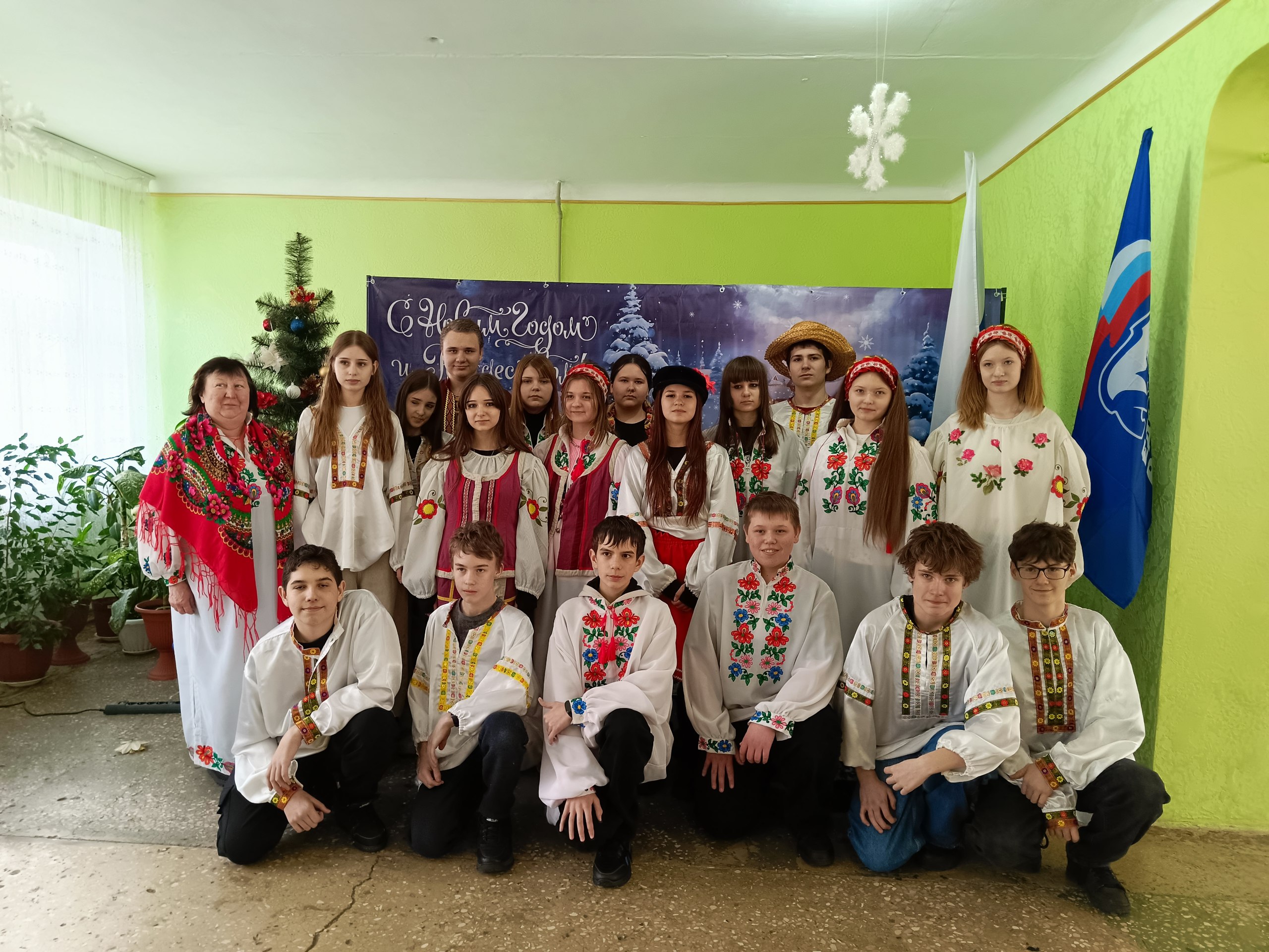 По старой, доброй традиции, в Доме культуры им. Ленина пгт Новодарьевка, состоялась развлекательная программа «Святки – колядки»