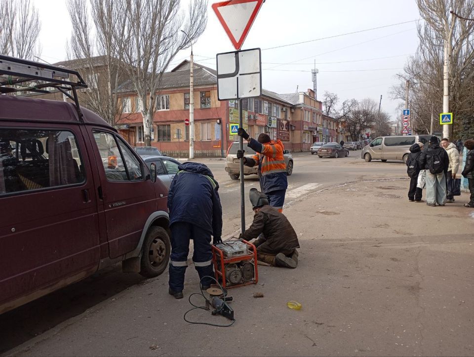Коммунальные службы продолжают работы на территории города! Коммунальные службы продолжают работы на территории города!