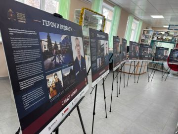 Выставка "Герои и подвиги: Мои земляки — Герои России" в Марковке