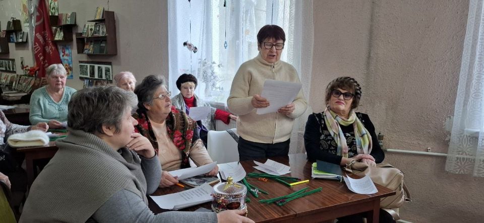 В читальном зале Филиала № 11 Краснолучской центральной городской библиотеки им. Н.К. Крупской для слушателей Университета третьего возраста состоялись Фольклорные посиделки, посвященные к празднику старого Нового года В читальном зале Филиала № 11 Краснолучской центральной городской библиотеки им. Н.К. Крупской для слушателей Университета третьего возраста состоялись Фольклорные посиделки, посвященные к празднику старого Нового года