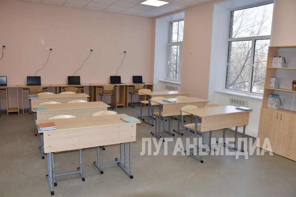 Возобновлен учебный процесс в Краснолучской школе № 7, ранее пострадавшей в результате атаки ВФУ Возобновлен учебный процесс в Краснолучской школе № 7, ранее пострадавшей в результате атаки ВФУ