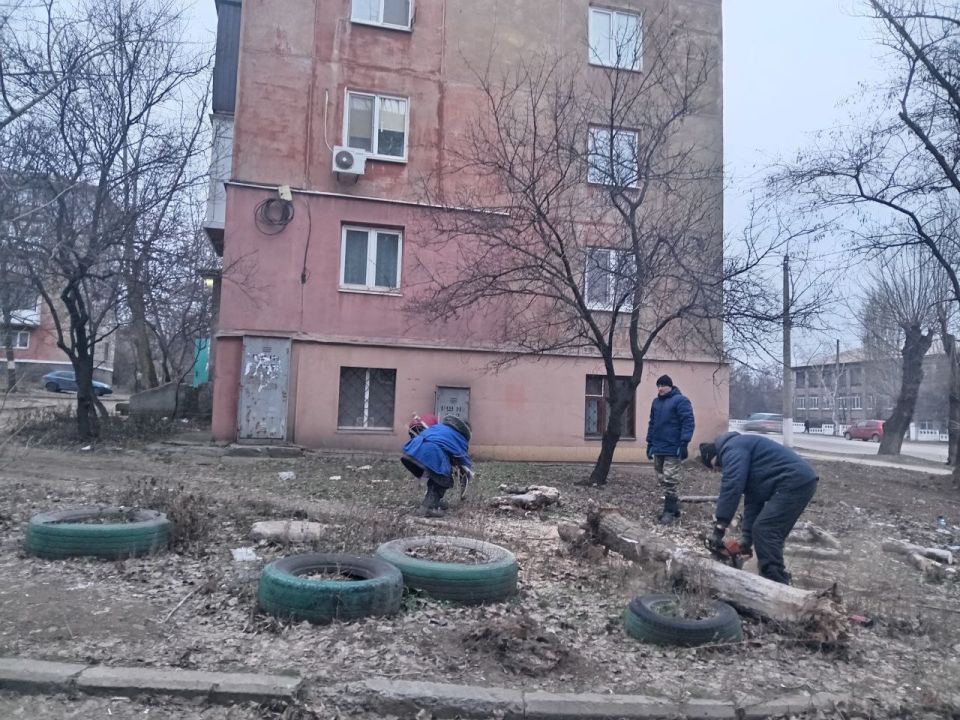 Коммунальными службами проведены работы на территории города Коммунальными службами проведены работы на территории города