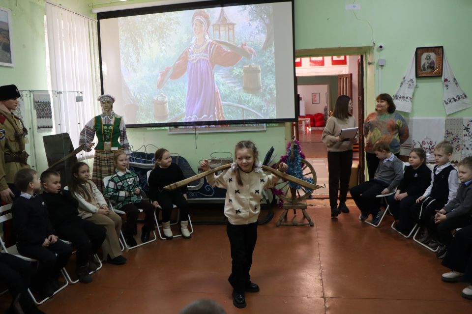 14 января 2026 года в музее истории города Ровеньки прошел детский праздник «Новогодние музейные превращения» 14 января 2026 года в музее истории города Ровеньки прошел детский праздник «Новогодние музейные превращения»