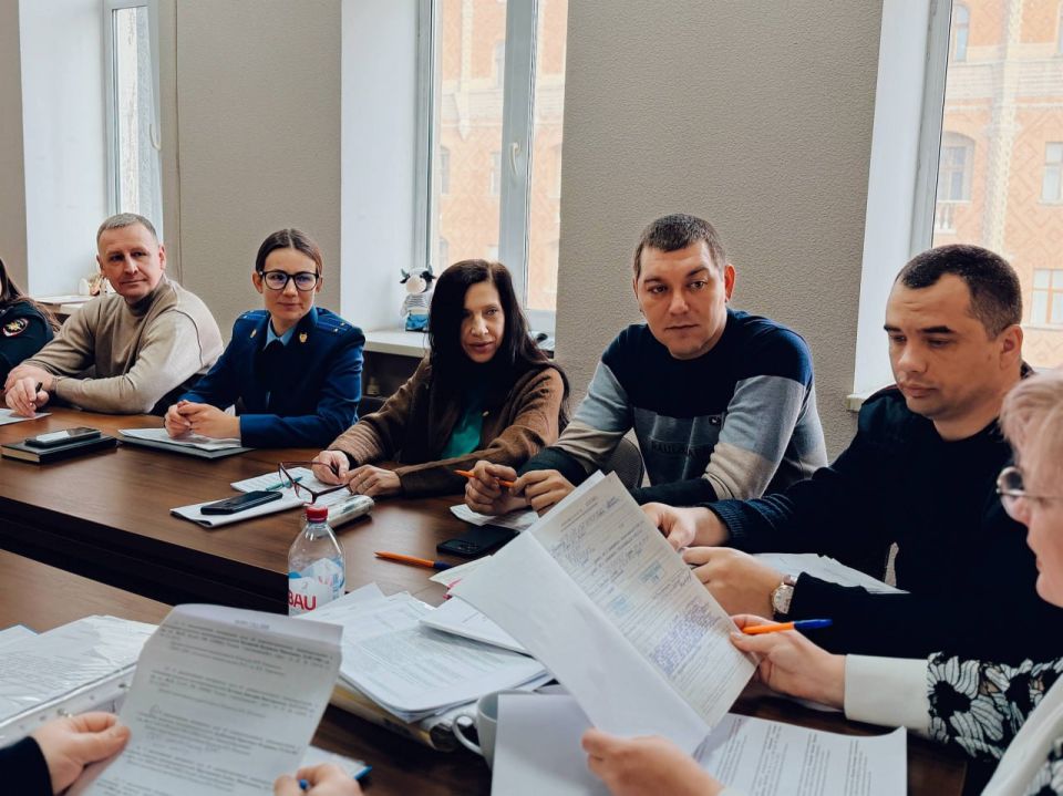Состоялось очередное заседание Луганской городской комиссии по делам несовершеннолетних и защите их прав Состоялось очередное заседание Луганской городской комиссии по делам несовершеннолетних и защите их прав