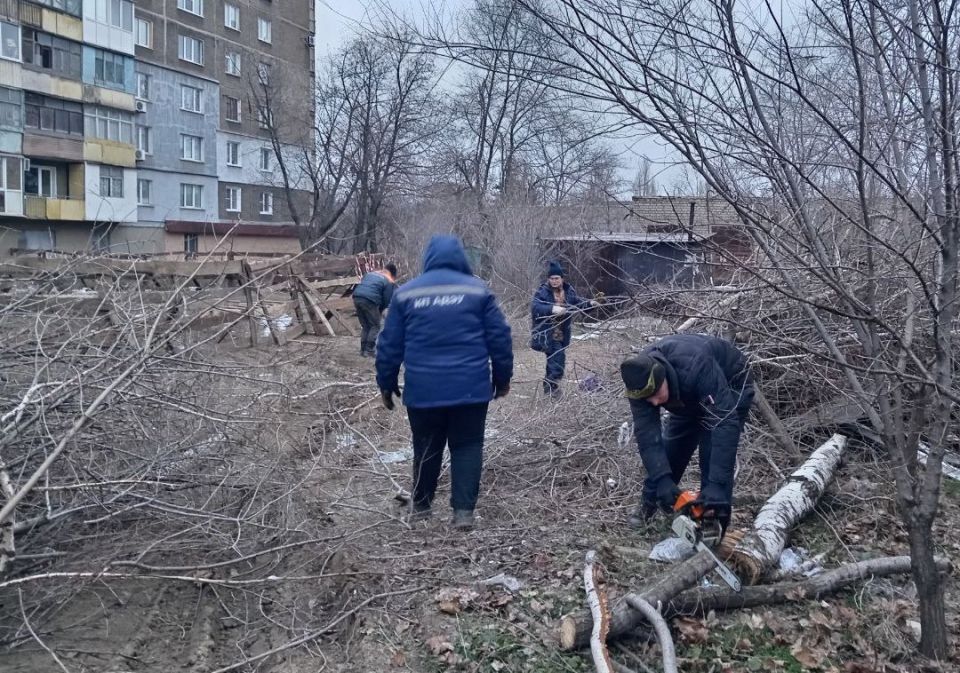 Коммунальными службами проведены работы на территории города Коммунальными службами проведены работы на территории города