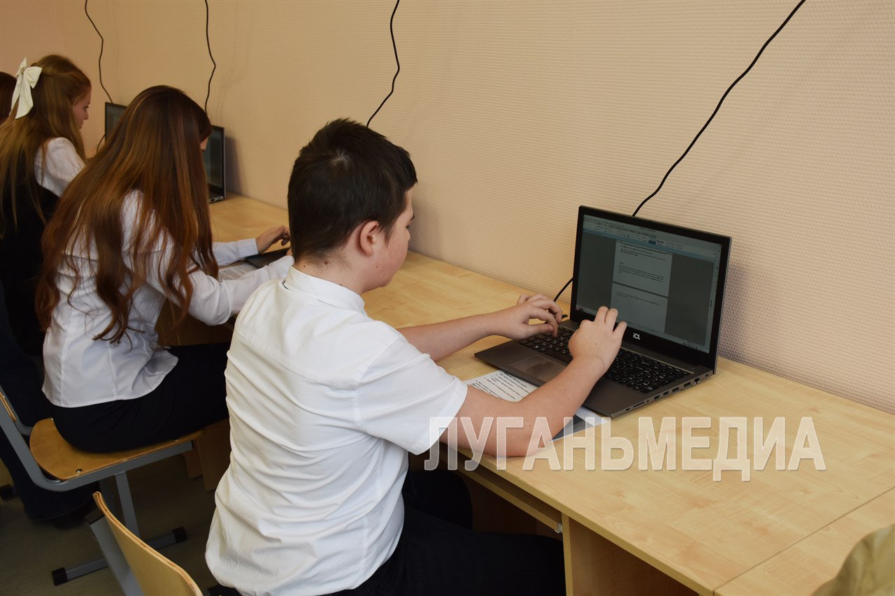 Возобновлен учебный процесс в Краснолучской школе № 7, ранее пострадавшей в результате атаки ВФУ Возобновлен учебный процесс в Краснолучской школе № 7, ранее пострадавшей в результате атаки ВФУ